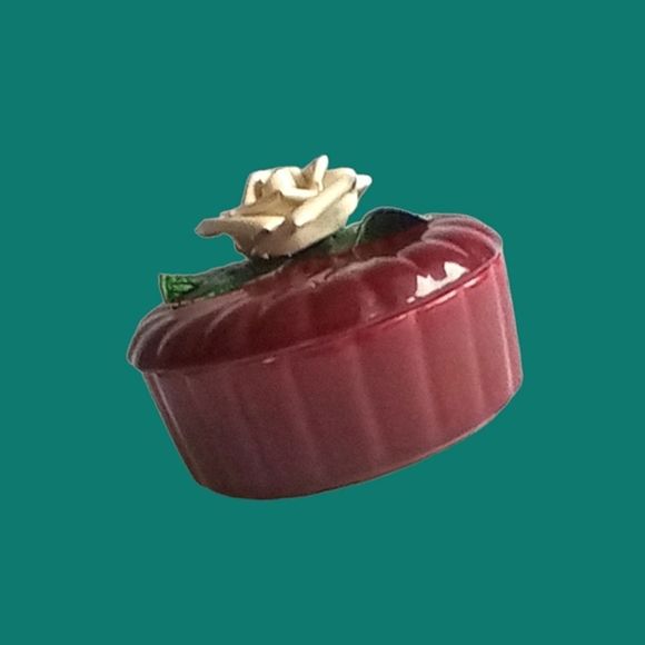 Vintage Valley Vista California Pottery Red with White Rose Trinket Box #101 - Picture 1 of 7